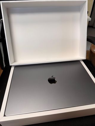 MacBook Pro 16GB-1TB A2780 M2 Pro - Como Nuevo !!
