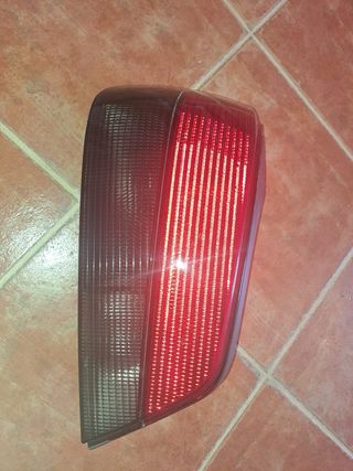 Piloto trasero Peugeot 306 hdi gti 