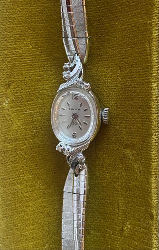 Reloj Bulova vintage plateado