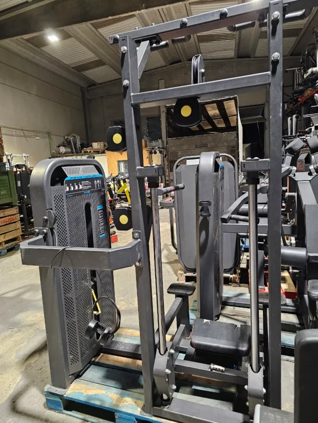 Lote de maquinaria de gimnasio. No vendo suelto.