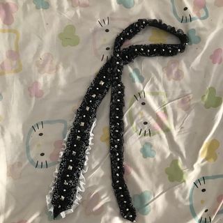 Corbata Gótica - Encaje & Tachuelas