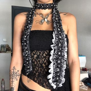 Corbata Gótica - Encaje & Tachuelas