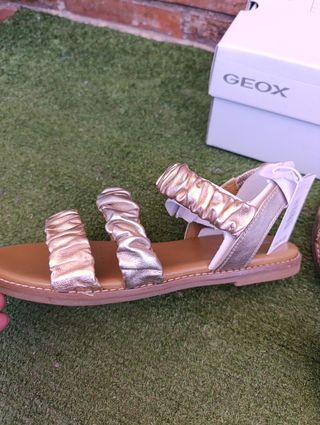 Sandalias Geox doradas planas mujer