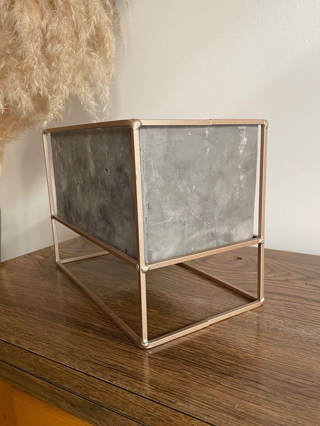 Macetero rectangular cemento con soporte