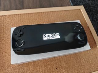 Retroid Pocket 5 - consola negra