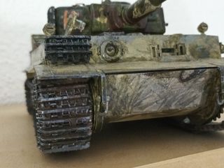 Se venden más de 50 maquetas militares 
