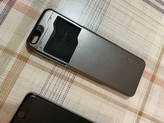 iPhone in ottime condizioni con vetrino protezione