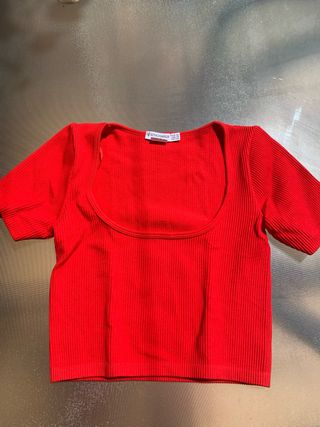 Top Stradivarius rojo talla XS
