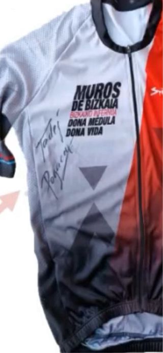 Maillot Pogacar firmado - Muros Bizkaia
