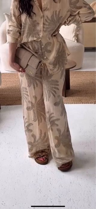 Sandalias tachas serraje Zara 