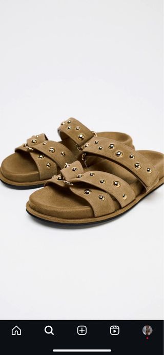 Sandalias tachas serraje Zara 