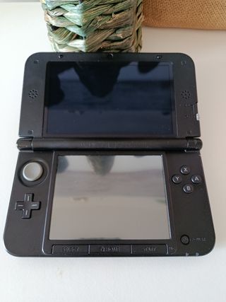 Nintendo 3DS XL negra + juegos