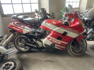 Honda CBR 1000F - Despiece