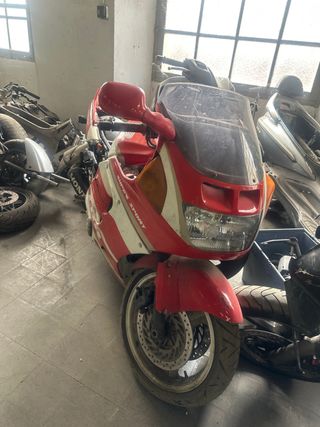 Honda CBR 1000F - Despiece
