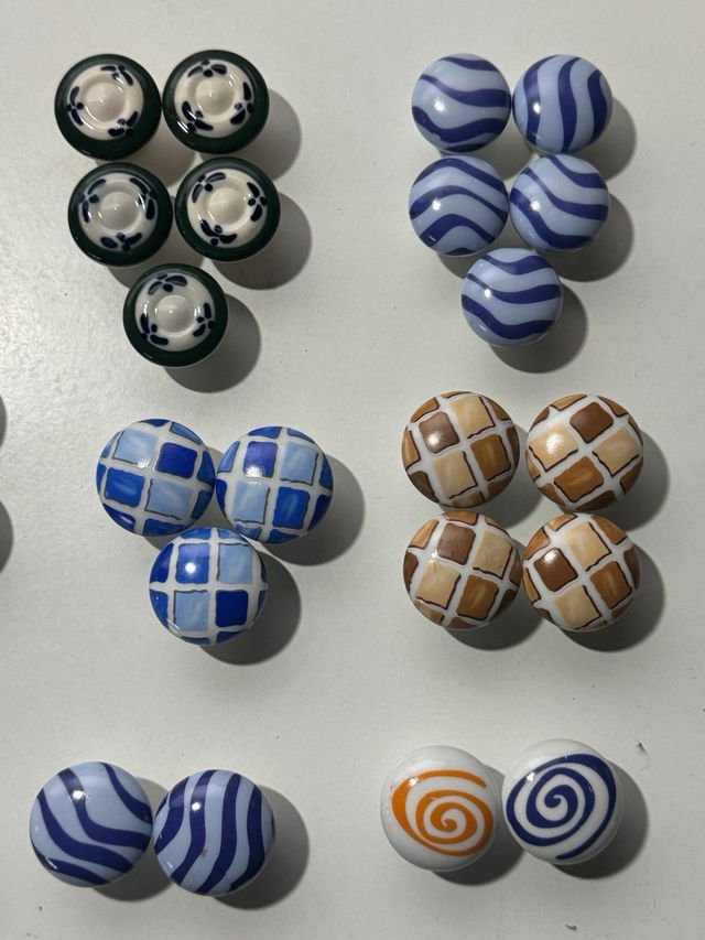 Pomos VARIOS de porcelana y cerámica.