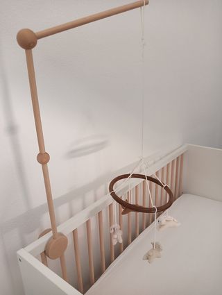 Móvil cuna conejitos - Soporte madera