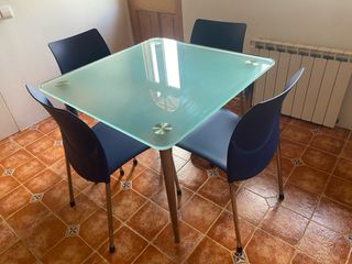 OFERTA.Mesa cristal + 4 sillas cocina