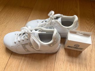 Tenis Breezyrollers con ruedas - blancos y platead