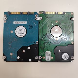 2 Discos duros HDD - Toshiba & Hitachi