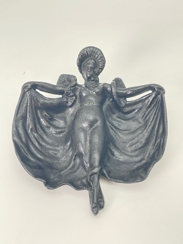 Cenicero antiguo de hierro fundido – Kasli,Rusia