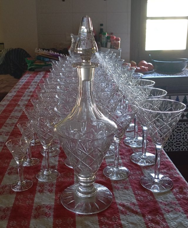 Juego 55 copas cristal tallado