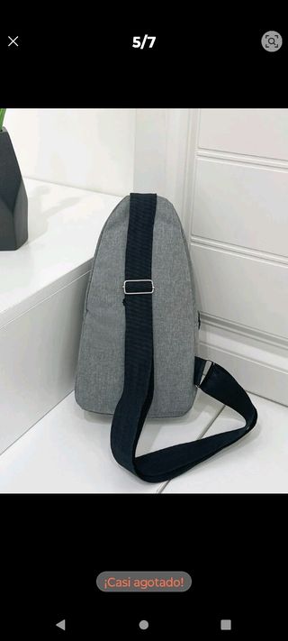 Mochila bandolera de pecho mediana