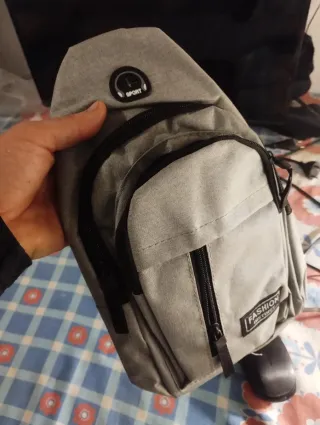 Mochila bandolera de pecho mediana