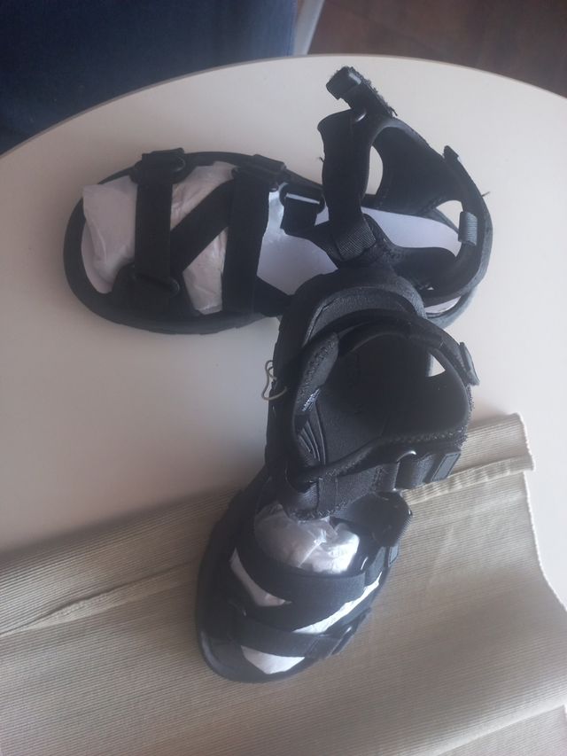 Sandalias niña/o talla 34 NUEVAS