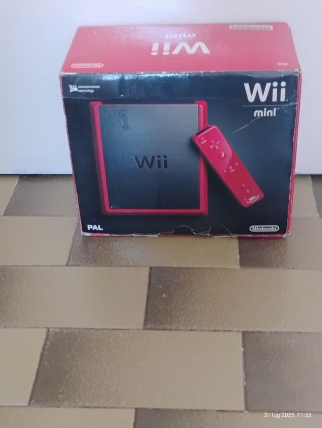 Nintendo Wii mini rossa - completa di tutto