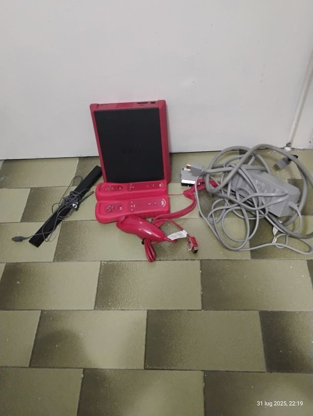 Nintendo Wii mini rossa - completa di tutto