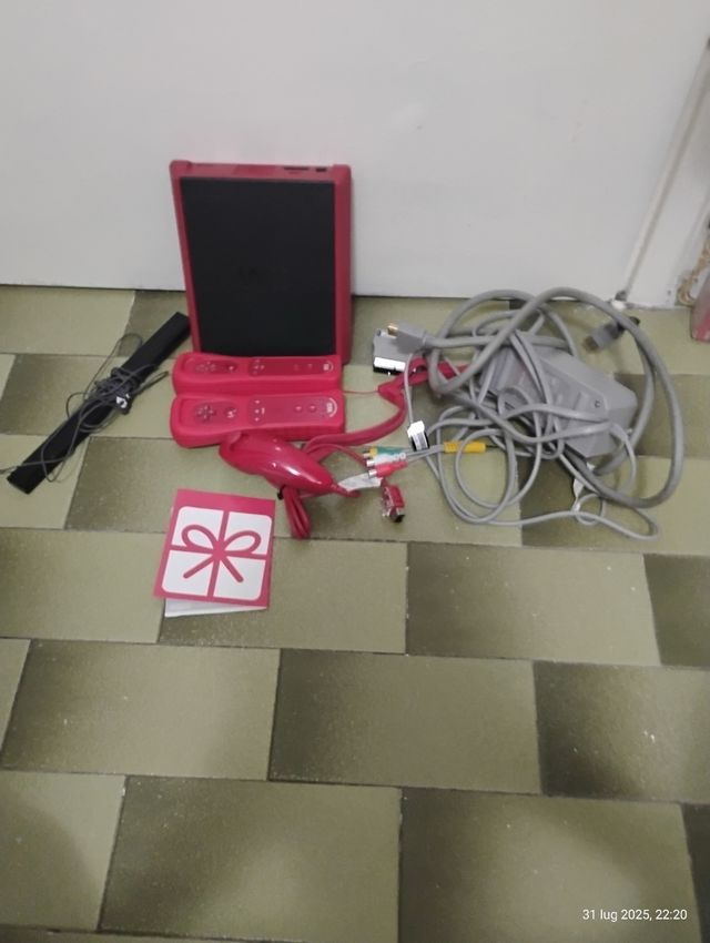 Nintendo Wii mini rossa - completa di tutto