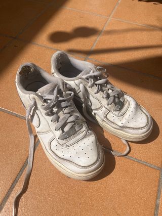 Nike Air Force 1 blancas usadas