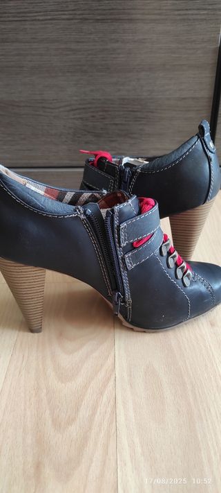 Zapatos abotinados seminuevos T:39
