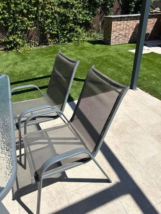 Conjunto mesa y seis sillas