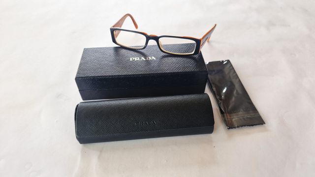 Occhiali Prada con portaocchiali