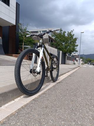 Bicicleta Dirt Jump Kona 26'
