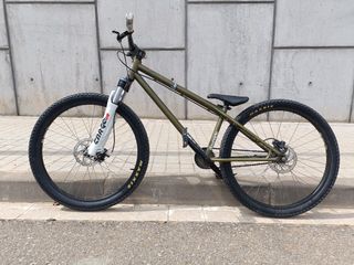 Bicicleta Dirt Jump Kona 26'