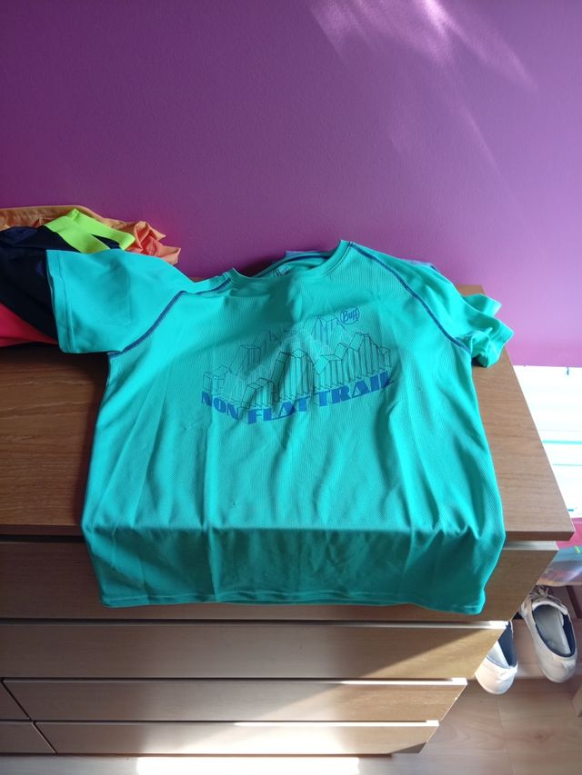 Camiseta técnica Buff turquesa