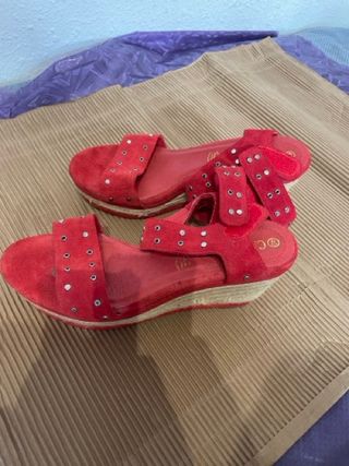 Sandalias rojas plataforma talla 40