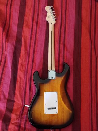 Guitarra eléctrica Fender squier doble pastilla.
