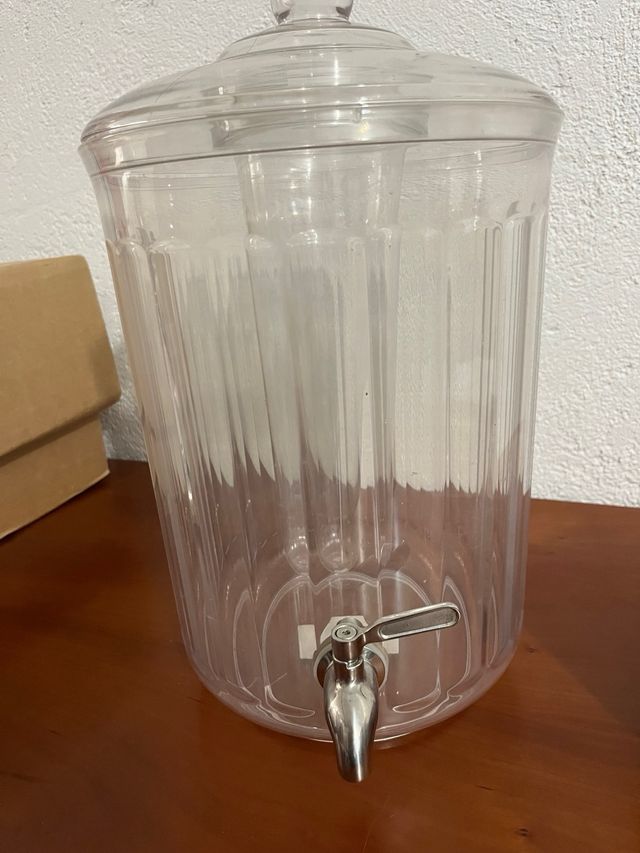 Dispensador bebidas - Madera y plástico