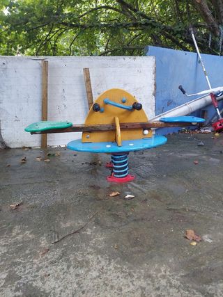 Balancín infantil de madera
