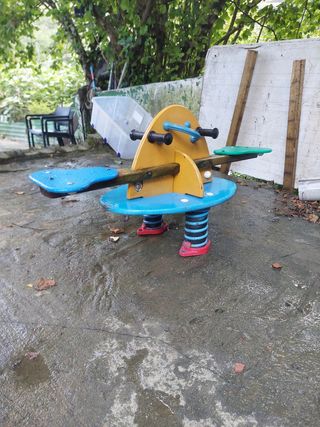 Balancín infantil de madera