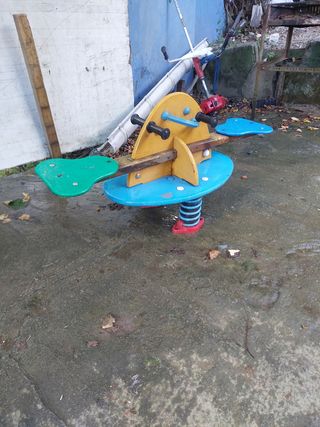Balancín infantil de madera