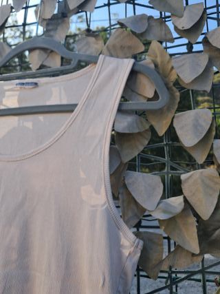 Canotta Beloved Basic Beige – Stile Minimal