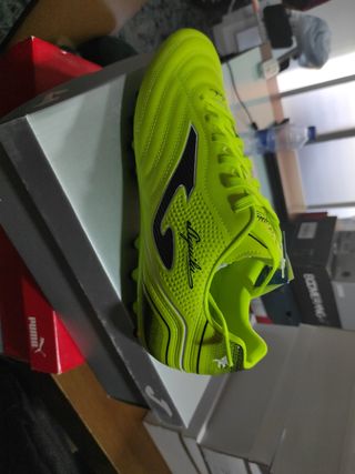 Zapatillas Joma fútbol amarillas