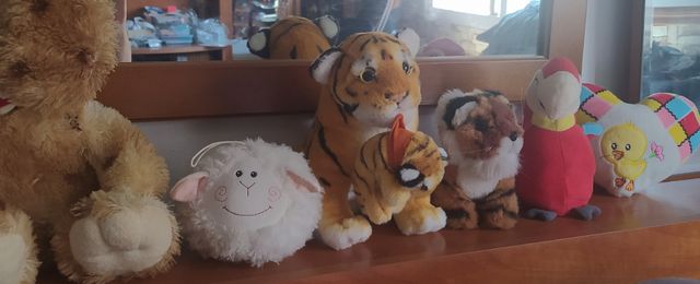 Varios peluches 