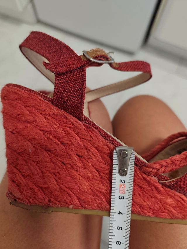 Sandalias cuña Wanna rojas
