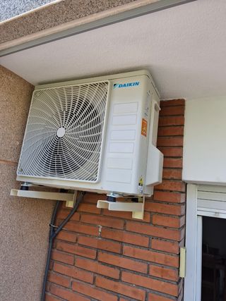 Electricista , insgaladir aire acondicionado