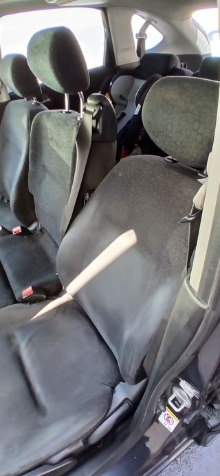 Honda FR-V 2005